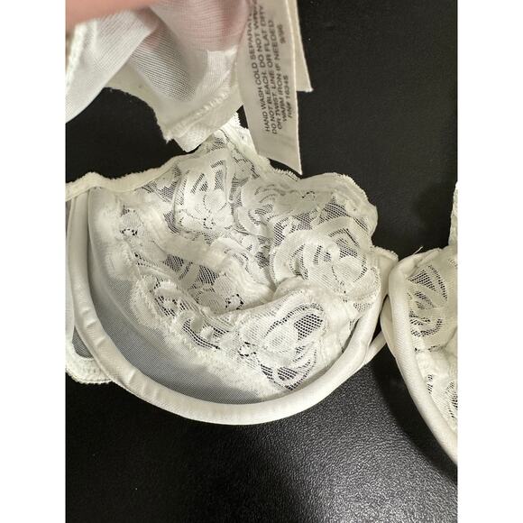 Victoria's Secret Womens White Lace Sheer Underwire Bra Size 34C Sexy Minimizer - Picture 4 of 7